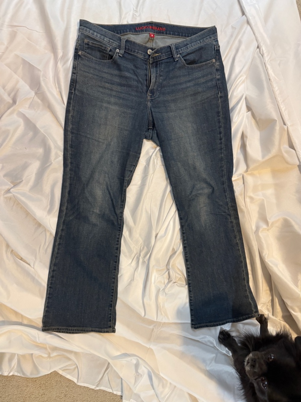 Lucky Brand Women's Faded Dark Blue Bootcut Jeans